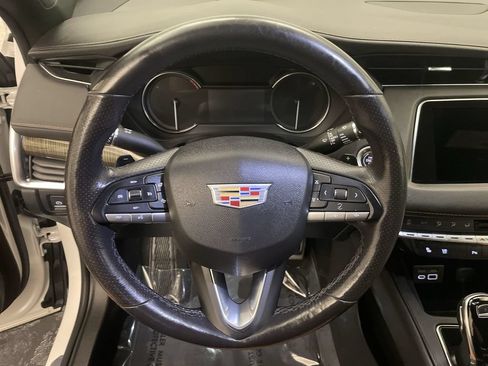Used 2021 Cadillac XT4 Sport w/ Sun And Sound Package AWD/4WD image 5