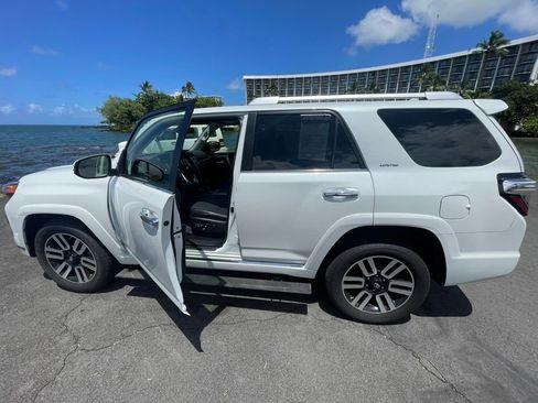 Used 2024 Toyota 4Runner Limited AWD/4WD image 17