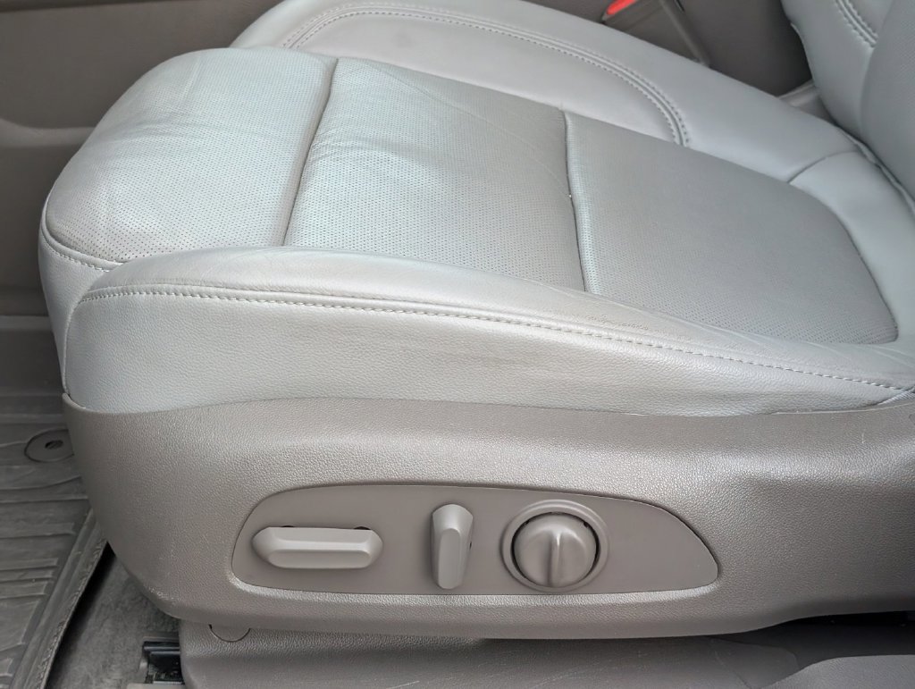 Used 2019 Chevrolet Traverse Premier w/ Driver Confidence II Package FWD image 14