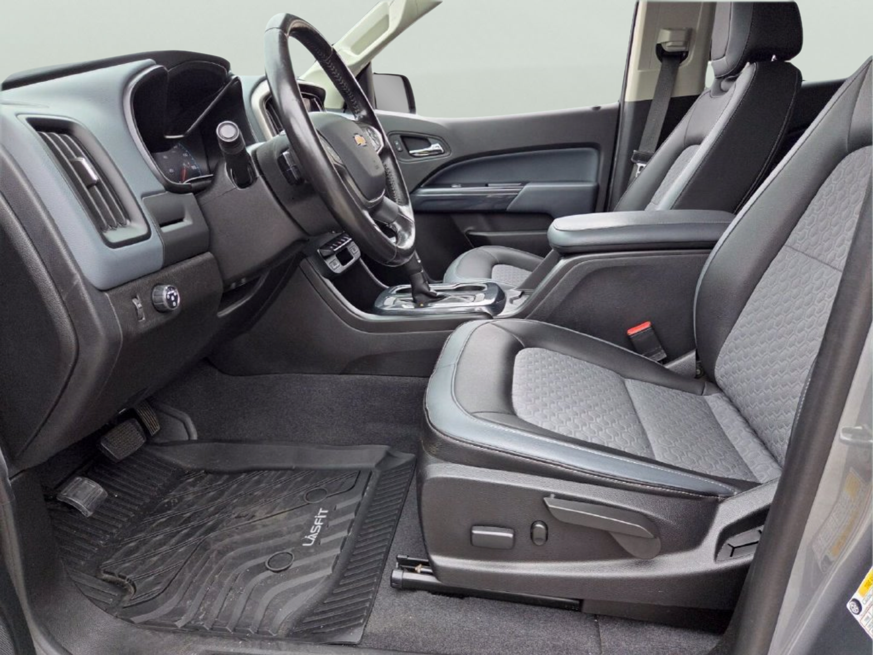Used 2020 Chevrolet Colorado Z71 RWD image 9