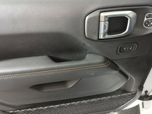 Used 2024 Jeep Wrangler Sahara image 9