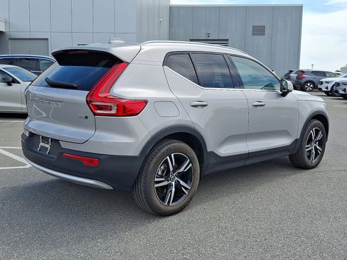 Certified 2025 Volvo XC40 B5 Core image 6