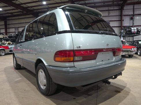 Used 1992 Toyota Previa LE image 6