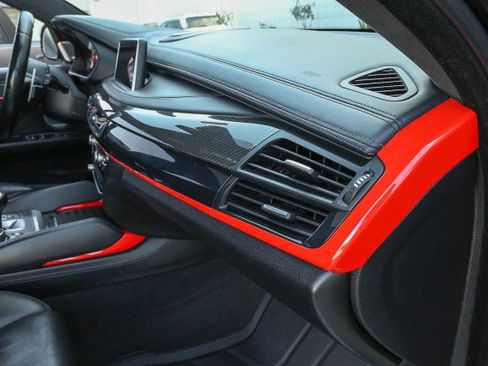 Used 2015 BMW X6 M image 36