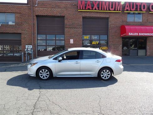 Used 2020 Toyota Corolla LE image 4