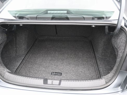 Used 2024 Volkswagen Jetta S image 31