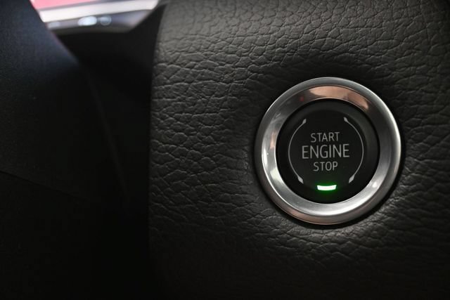 Used 2024 GMC Yukon Denali RWD image 14
