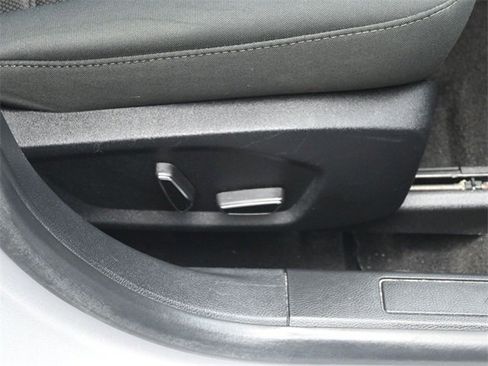 Used 2019 Ford Fusion SE image 35