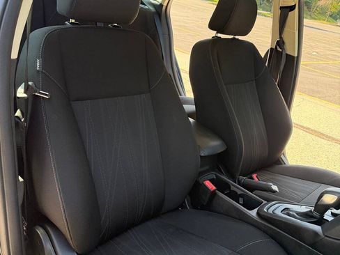Used 2017 Ford Focus SE FWD image 29