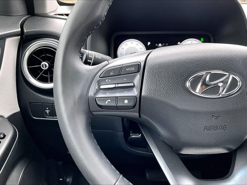 Used 2022 Hyundai Kona Limited AWD/4WD image 24