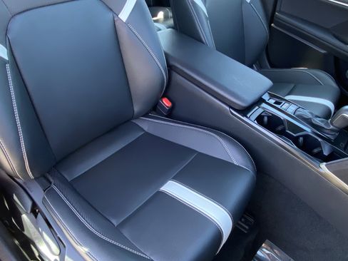 Certified 2025 Toyota Camry SE image 11