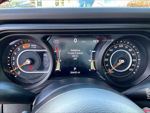 Used 2025 Jeep Wrangler Unlimited Rubicon AWD/4WD image 25