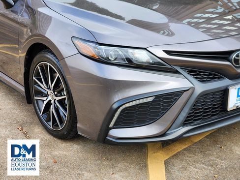 Used 2023 Toyota Camry SE image 11