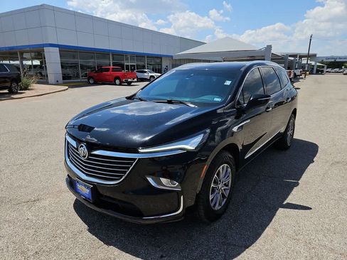 Used 2024 Buick Enclave Essence FWD image 4