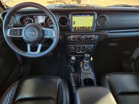Used 2023 Jeep Gladiator Overland image 9