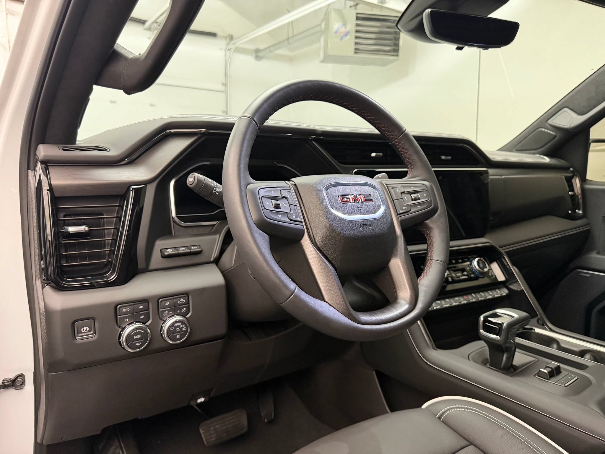 Used 2024 GMC Sierra 1500 AT4X w/ AT4X AEV Edition AWD/4WD image 4