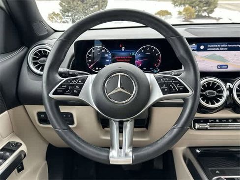 Used 2025 Mercedes-Benz GLB 250 4MATIC image 7