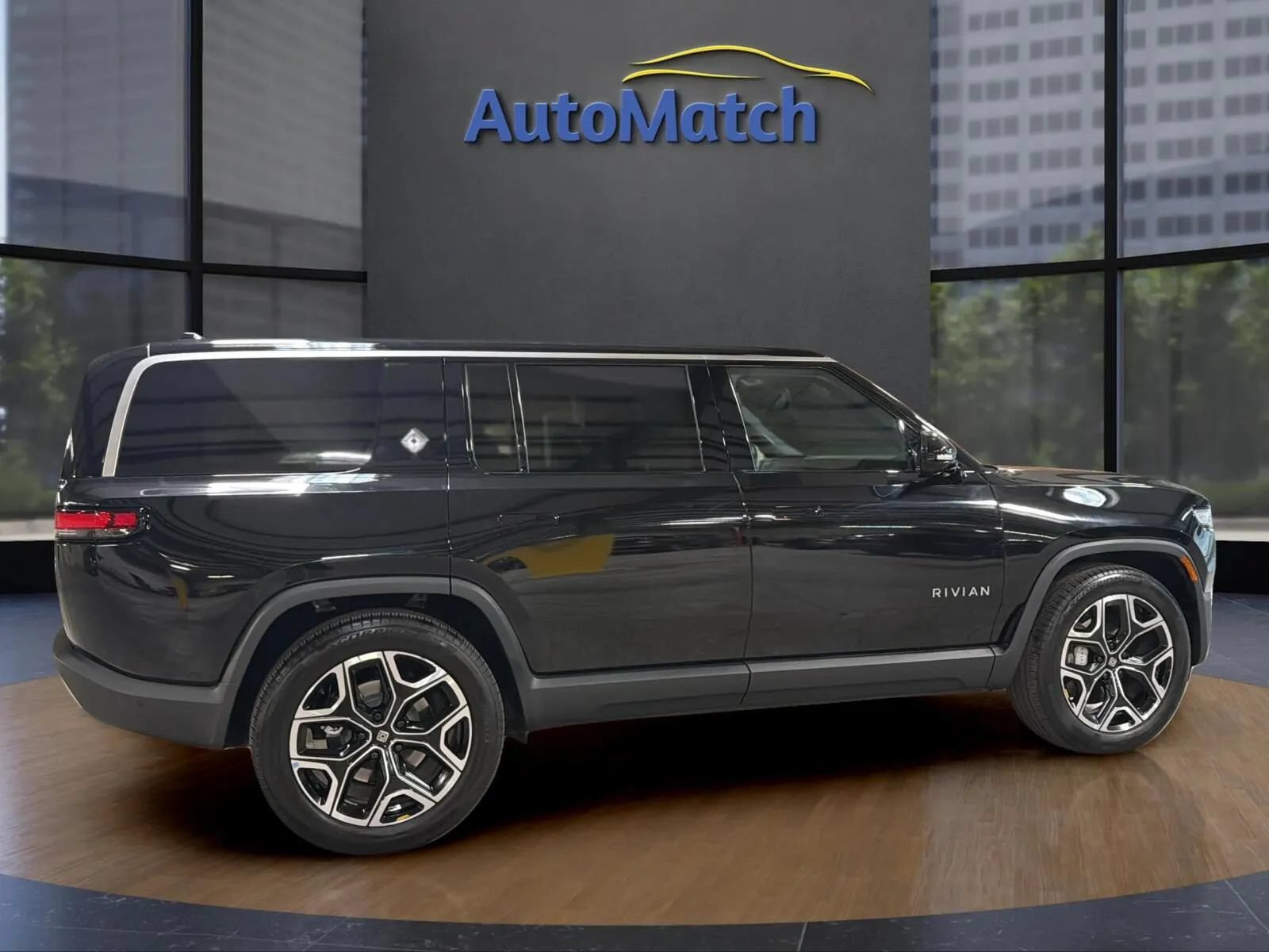 Used 2025 Rivian R1S Adventure Dual AWD/4WD image 11