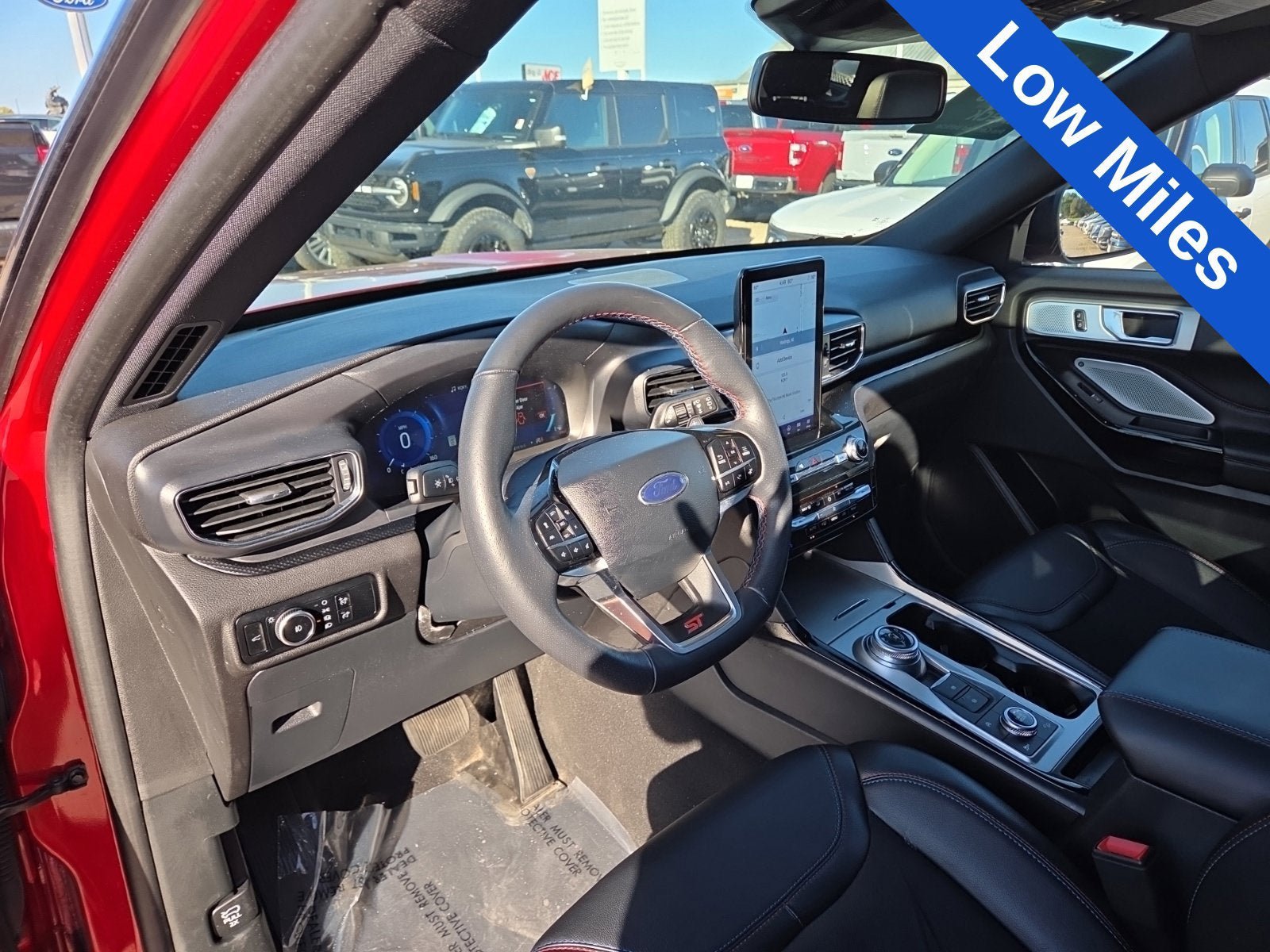 Used 2024 Ford Explorer ST w/ Equipment Group 401A AWD/4WD image 3