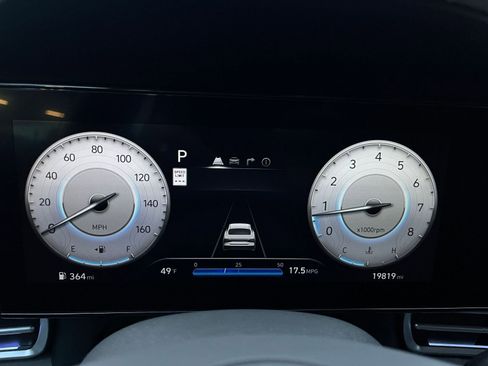 Used 2025 Hyundai Elantra SEL image 41