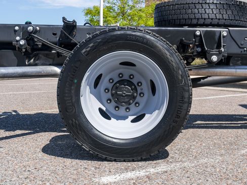 New 2026 Ford F550 4x4 Regular Cab Super Duty image 12