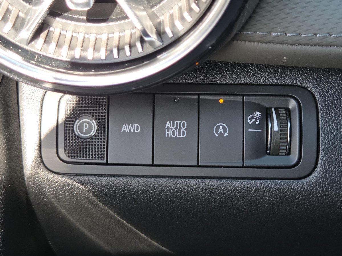 New 2027 Chevrolet Equinox LT w/ Convenience Package II AWD/4WD image 36
