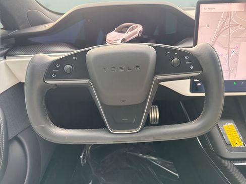 Used 2022 Tesla Model S Plaid image 15