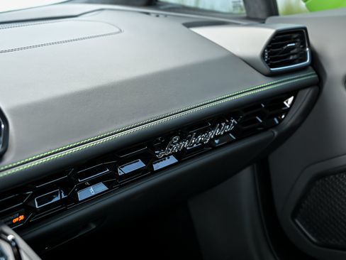 Used 2021 Lamborghini Huracan EVO RWD image 39