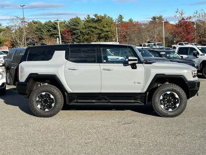 New 2024 GMC Hummer EV 2X w/ Extreme Off-Road Package