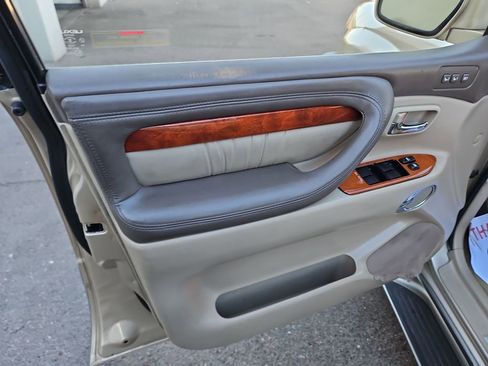 Used 2001 Lexus LX 470 4WD image 10