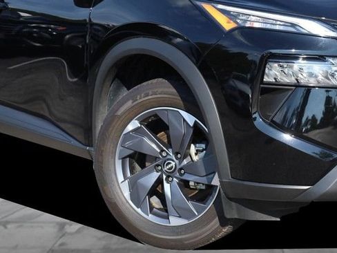 Certified 2025 Nissan Rogue SV w/ SV Premium Package FWD image 3