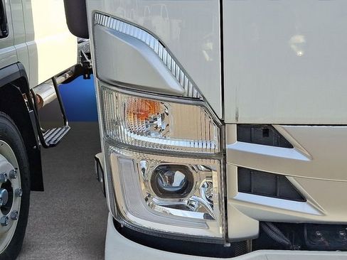 New 2025 Chevrolet Low Cab Forward 5500XG image 4