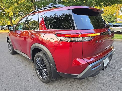 Used 2026 Nissan Pathfinder SL w/ SL Premium Package (P04) AWD/4WD image 6