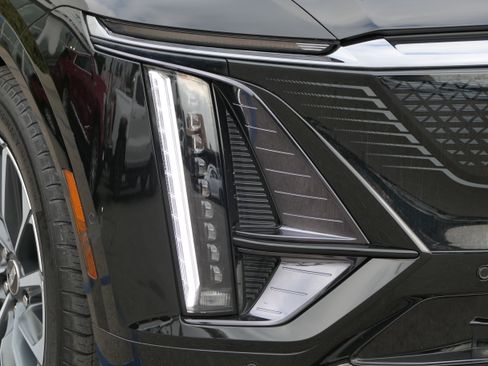 Certified 2024 Cadillac Lyriq Sport AWD/4WD image 10
