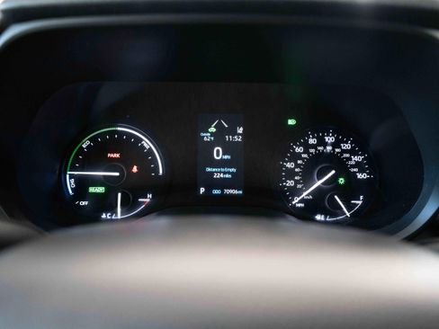 Used 2021 Toyota Sienna LE AWD/4WD image 16