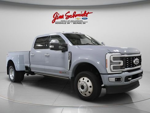 Used 2024 Ford F450 Platinum w/ FX4 Off-Road Package AWD/4WD image 2