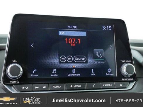 Used 2025 Nissan Rogue SV AWD/4WD image 14