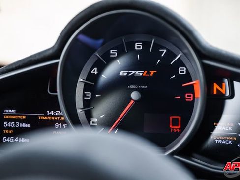 Used 2016 McLaren 675LT Coupe RWD image 24