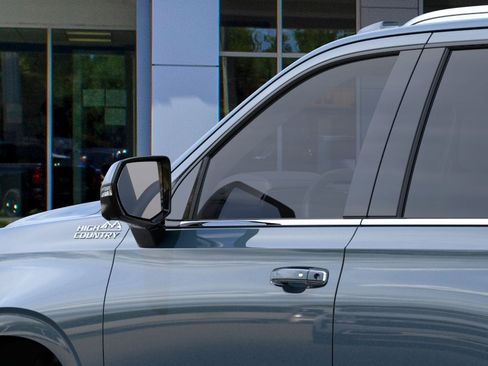 New 2026 Chevrolet Tahoe High Country AWD/4WD image 12