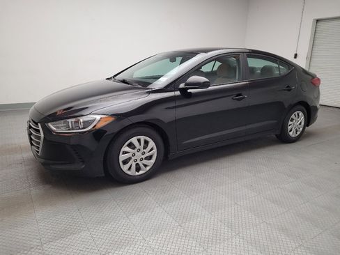Used 2017 Hyundai Elantra SE image 2