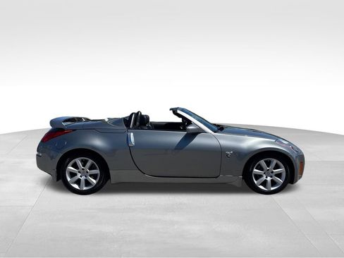 Used 2005 Nissan 350Z Touring RWD image 15