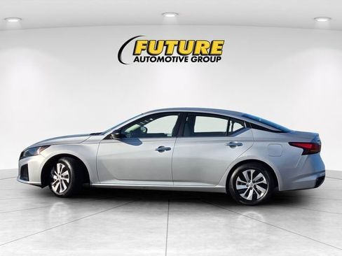 Used 2024 Nissan Altima 2.5 S FWD image 9