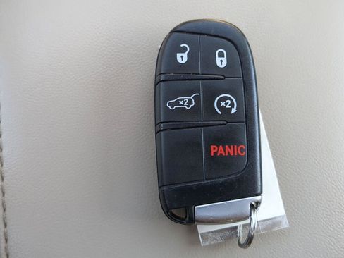 Used 2021 Jeep Grand Cherokee Limited AWD/4WD image 20