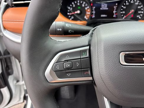 Used 2025 Jeep Compass Limited AWD/4WD image 19