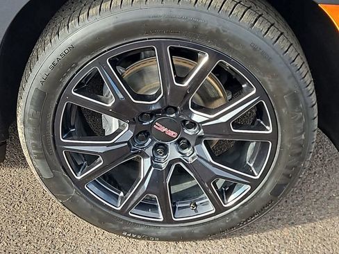 Used 2021 GMC Yukon Denali w/ Denali Ultimate Package image 2