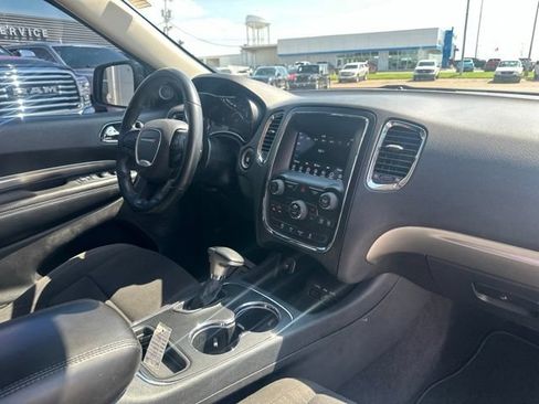 Used 2018 Dodge Durango SXT w/ 3rd Row Seating Group RWD image 3