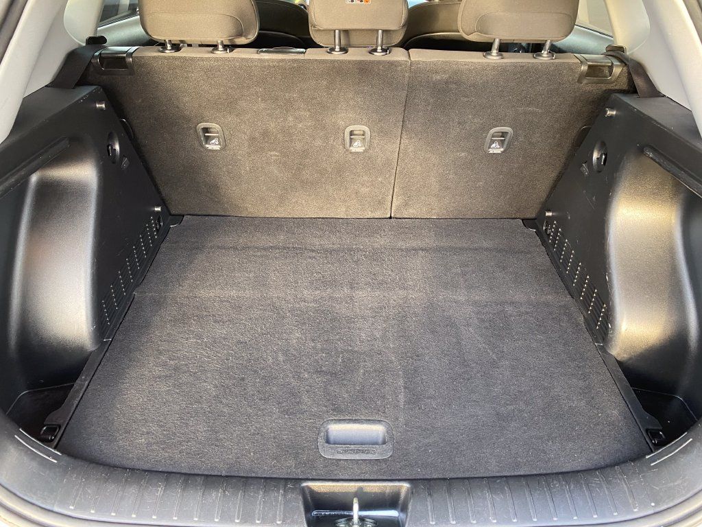 Used 2024 Hyundai Kona SEL FWD image 11