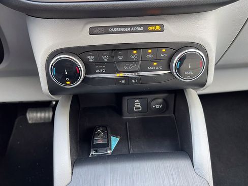 Used 2024 Ford Escape Active image 22