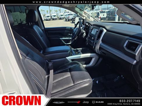 Used 2017 Nissan Titan PRO-4X w/ Pro-4x Convenience Package AWD/4WD image 14