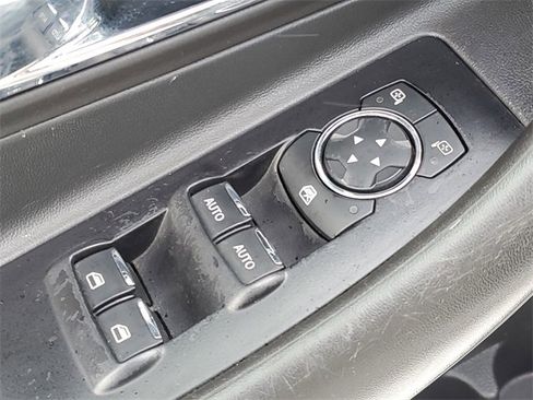 Used 2017 Ford Taurus SHO w/ Driver Assist Package image 25